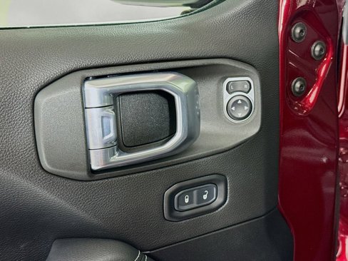 Used 2021 Jeep Wrangler Unlimited Sahara w/ Cold Weather Group image 17