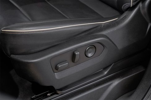 Used 2022 GMC Yukon XL SLT w/ SLT Luxury Package image 34