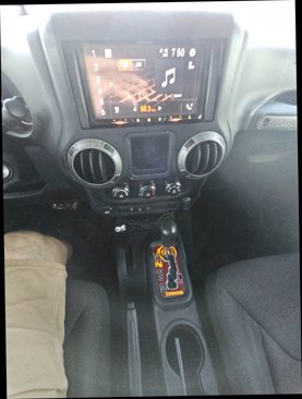 Used 2013 Jeep Wrangler Unlimited Sport w/ Connectivity Group image 13