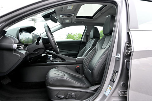 Used 2024 Hyundai Elantra Limited image 7