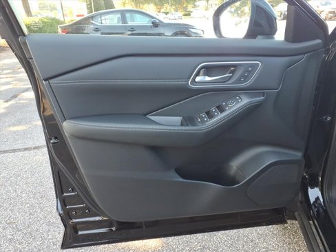 New 2026 Nissan Rogue Platinum image 12