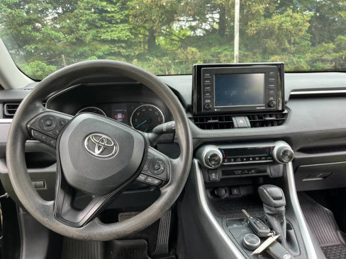 Used 2022 Toyota RAV4 LE image 7