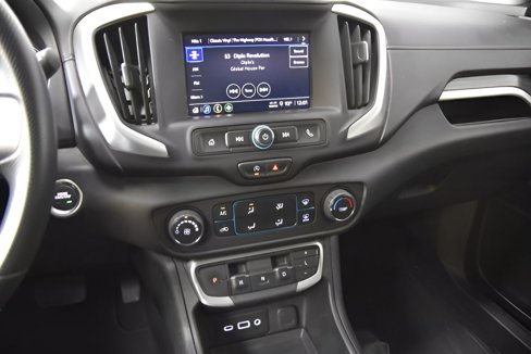 Used 2024 GMC Terrain SLE image 24