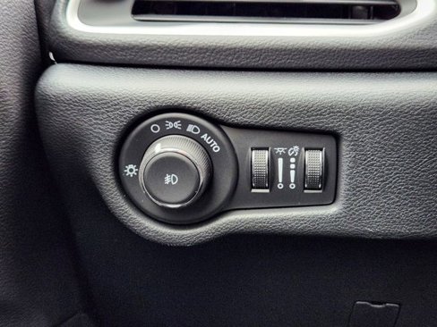 New 2025 Chrysler Pacifica Select image 15
