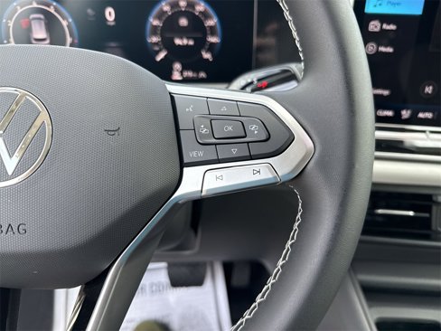 New 2025 Volkswagen Tiguan SE image 18