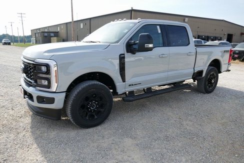 New 2026 Ford F250 Lariat w/ Black Appearance Package image 8