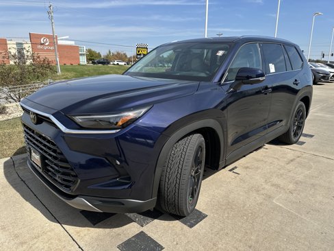 New 2026 Toyota Grand Highlander Platinum image 3