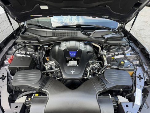 Used 2019 Maserati Ghibli S GranLusso image 2