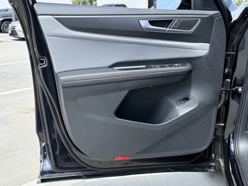New 2025 Volkswagen Atlas Peak Edition SE image 15
