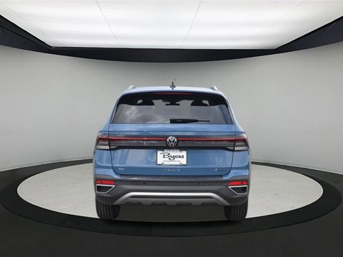 New 2025 Volkswagen Taos SE image 6