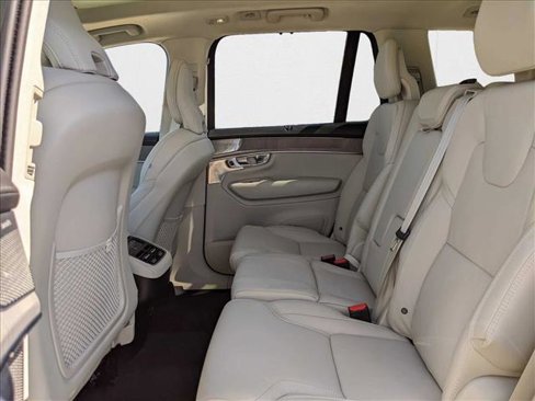 New 2025 Volvo XC90 B5 Ultra w/ Lounge Package image 15