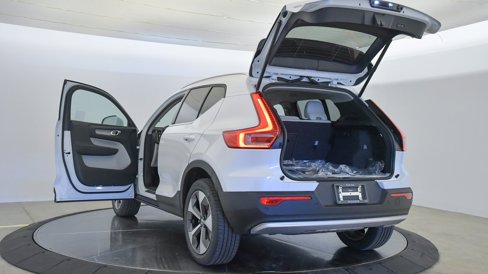 New 2025 Volvo XC40 B5 Plus w/ Protection Package Premier image 29
