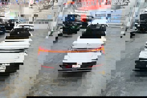 Used 2025 Hyundai Elantra SEL image 9