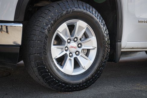 Used 2023 GMC Sierra 1500 SLE w/ Preferred Package image 11