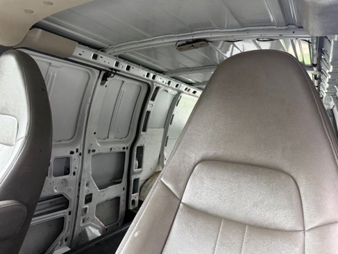 Used 2015 Chevrolet Express 2500 image 34