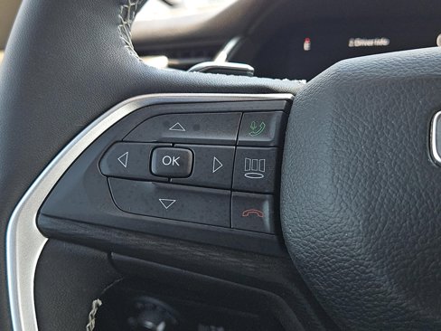 Used 2025 Jeep Grand Cherokee Laredo w/ Luxury Tech Group I image 28