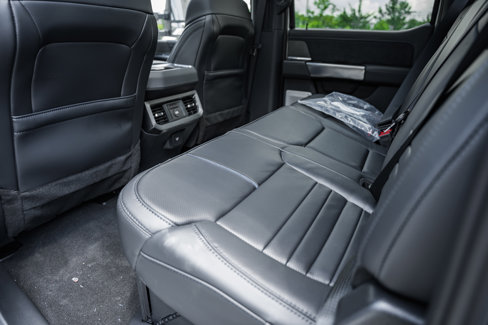 New 2025 Ford F350 Platinum w/ Tremor Off-Road Package image 46