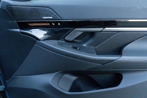 Certified 2025 BMW 530i w/ Premium Package image 29
