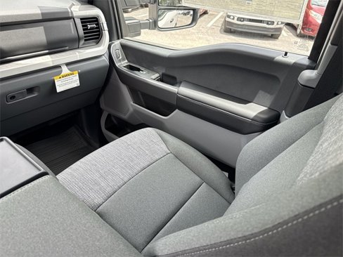 New 2025 Ford F350 XLT w/ FX4 Off-Road Package image 15