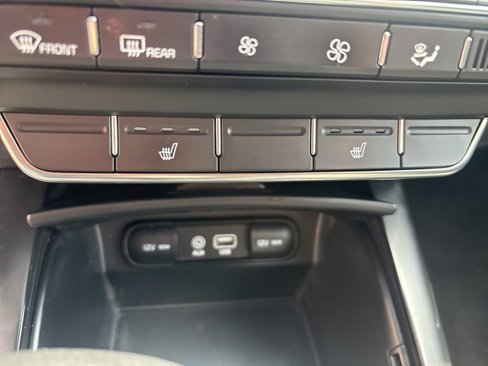 Used 2019 Kia Sorento LX w/ LX Convenience Package image 19