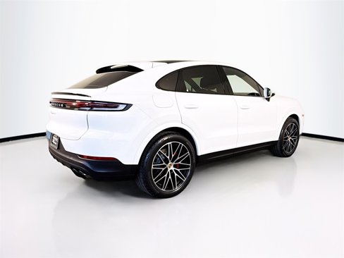 Used 2024 Porsche Cayenne S image 9