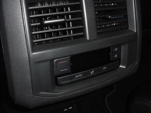 Used 2021 Volkswagen Atlas SEL R-Line image 38