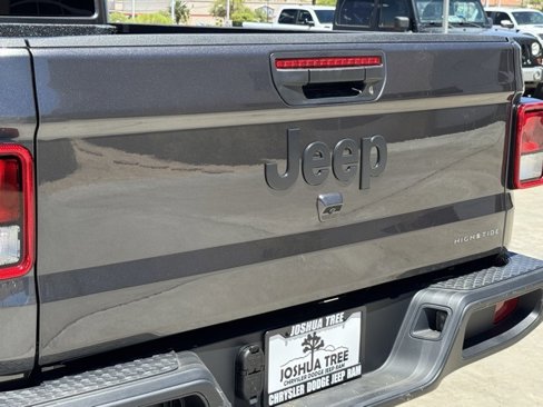 New 2025 Jeep Gladiator Sport image 11