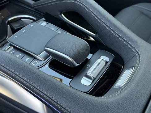 New 2026 Mercedes-Benz GLS 580 4MATIC image 28