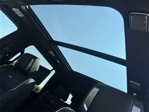 Certified 2025 Cadillac Escalade V w/ LPO, ONYX Package image 20