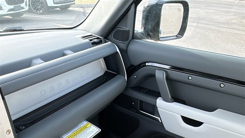 New 2025 Land Rover Defender 110 X-Dynamic SE image 22