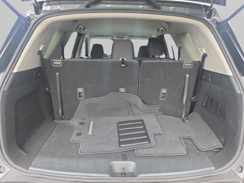 Used 2025 Nissan Pathfinder S image 29