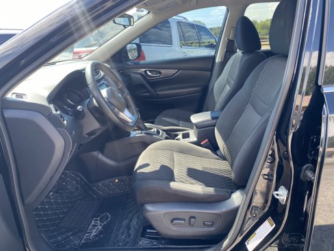 Used 2020 Nissan Rogue SV image 9