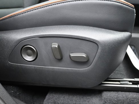 New 2026 GMC Acadia AT4 w/ Luxury Package image 9