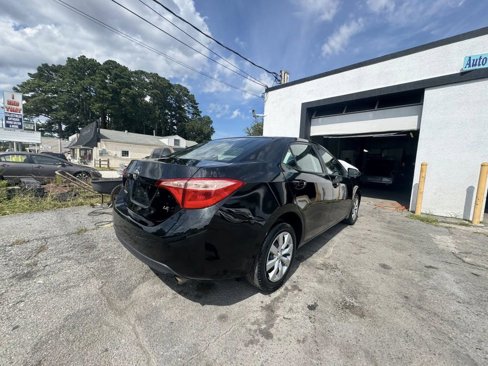 Used 2018 Toyota Corolla L image 3