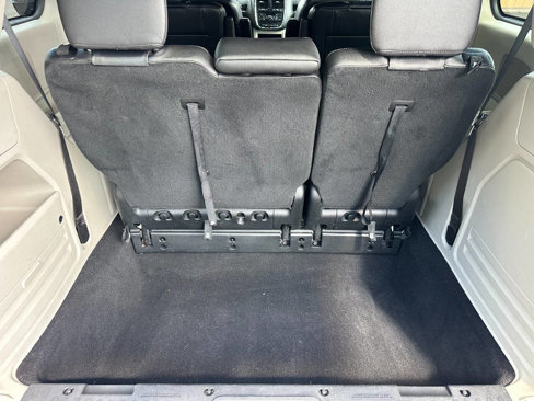 Used 2019 Dodge Grand Caravan SXT w/ Driver Convenience Group image 6