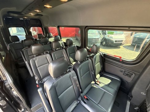 Used 2021 Mercedes-Benz Sprinter 2500 image 25