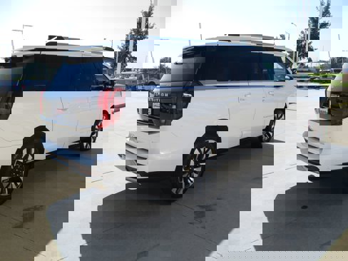 New 2025 Ford Expedition Max Platinum image 7