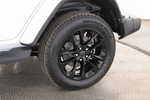 New 2025 Jeep Wrangler Unlimited Sahara image 7