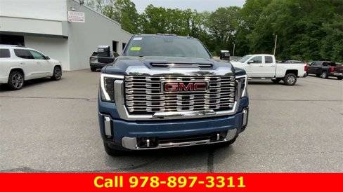 New 2025 GMC Sierra 2500 Denali w/ Denali Reserve Package image 3