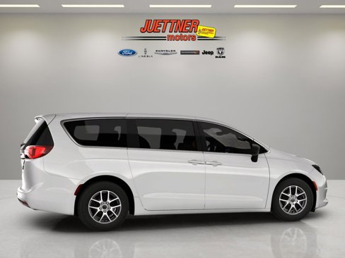 New 2026 Chrysler Voyager LX image 11