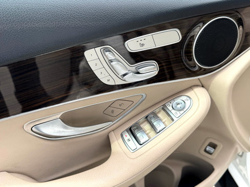 Used 2020 Mercedes-Benz GLC 300 4MATIC image 21