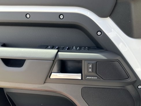 New 2025 Land Rover Defender 130 S image 27