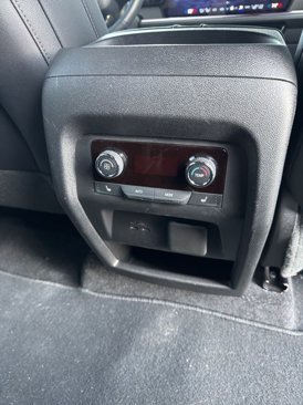 Used 2024 Chevrolet Traverse RS image 24