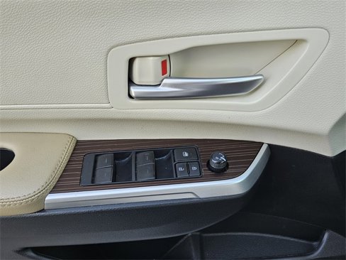 Used 2024 Toyota Sienna XLE image 33