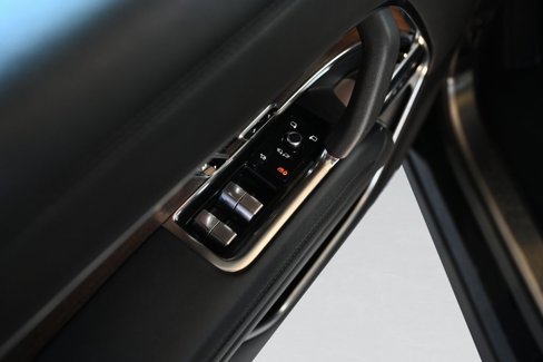 Used 2023 Land Rover Range Rover SE image 21