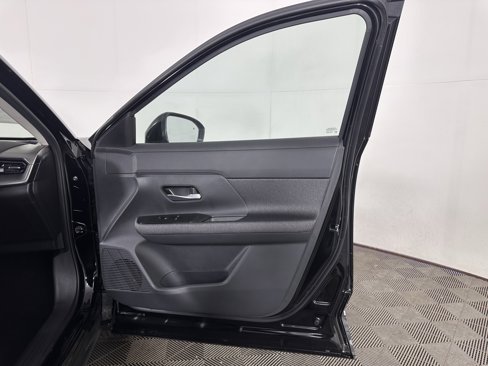 New 2026 Nissan Kicks SV image 37