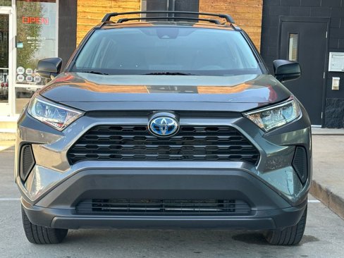 Used 2022 Toyota RAV4 LE image 7