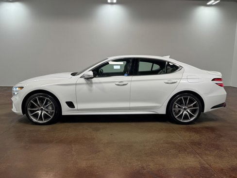 Used 2025 Genesis G70 2.5T image 6