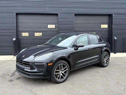 Certified 2024 Porsche Macan image 1