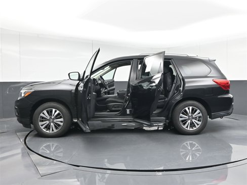 Used 2020 Nissan Pathfinder SV image 39